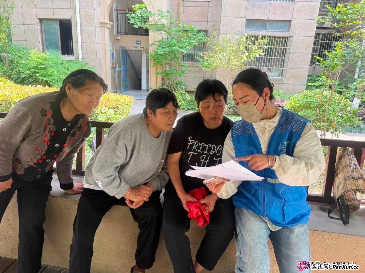 双合元界生活骗局?社区网格员协同民警劝阻骗局 (2) 双合元界生活骗局?社区网格员协同民警劝阻骗局 (2)