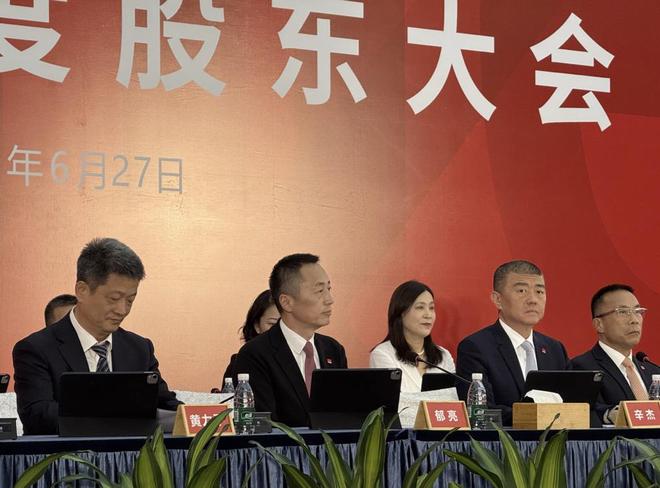 万科再无郁亮：率先喊出“活下去”的人，先行离场(1)