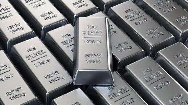 罕见！估值调整引发30%暴跌，国投瑞银“惹众怒”(1)