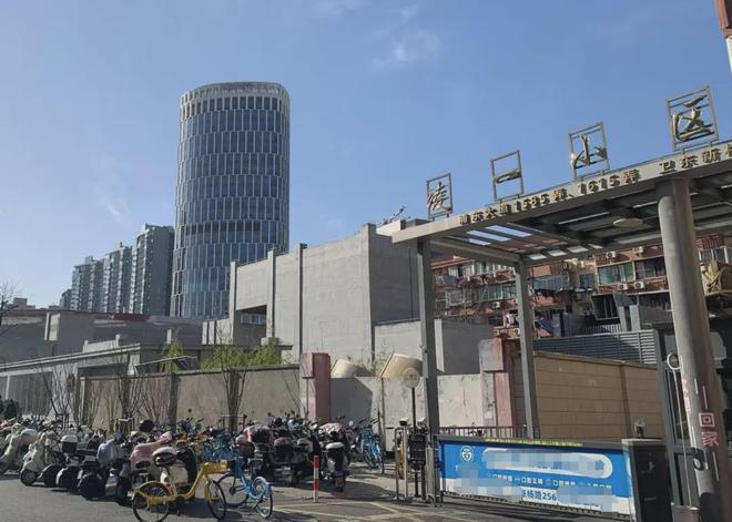70㎡以下、400万元内老破小要被“扫货”?上海三区官方启动收购二手房用于保租房,有工作人员称“正在试点”,资金到位情况备受关注(4) 70㎡以下、400万元内老破小要被“扫货”?上海三区官方启动收购二手房用于保租房,有工作人员称“正在试点”,资金到位情况备受关注(4)