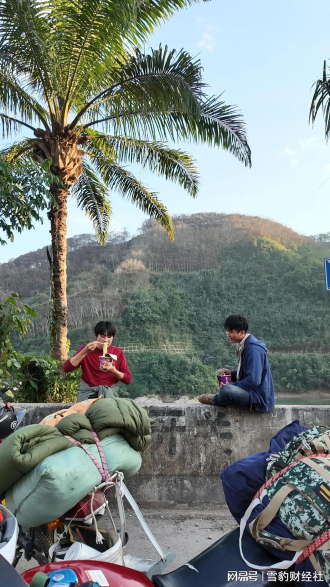 当春运驶入手机屏,短剧也扛起了贺岁大旗(3) 当春运驶入手机屏,短剧也扛起了贺岁大旗(3)