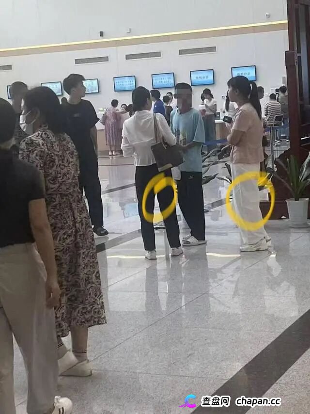 医托在长沙三甲医院“忽悠”病患前往中医馆，记者暗访曝光层层套路(1)